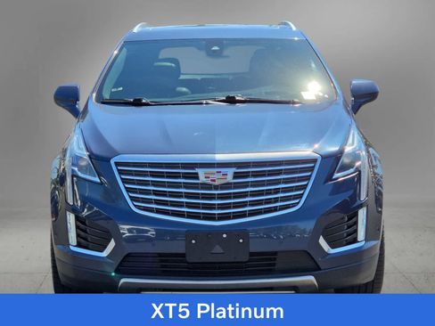 Used 2018 Cadillac XT5 Platinum w/ Driver Assist Package AWD/4WD image 3