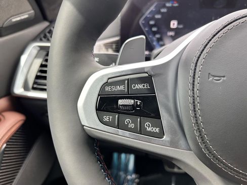 Used 2026 BMW X7 M60i image 9