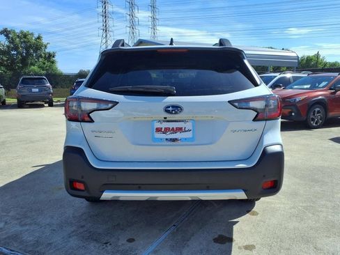 Used 2025 Subaru Outback Limited AWD/4WD image 6