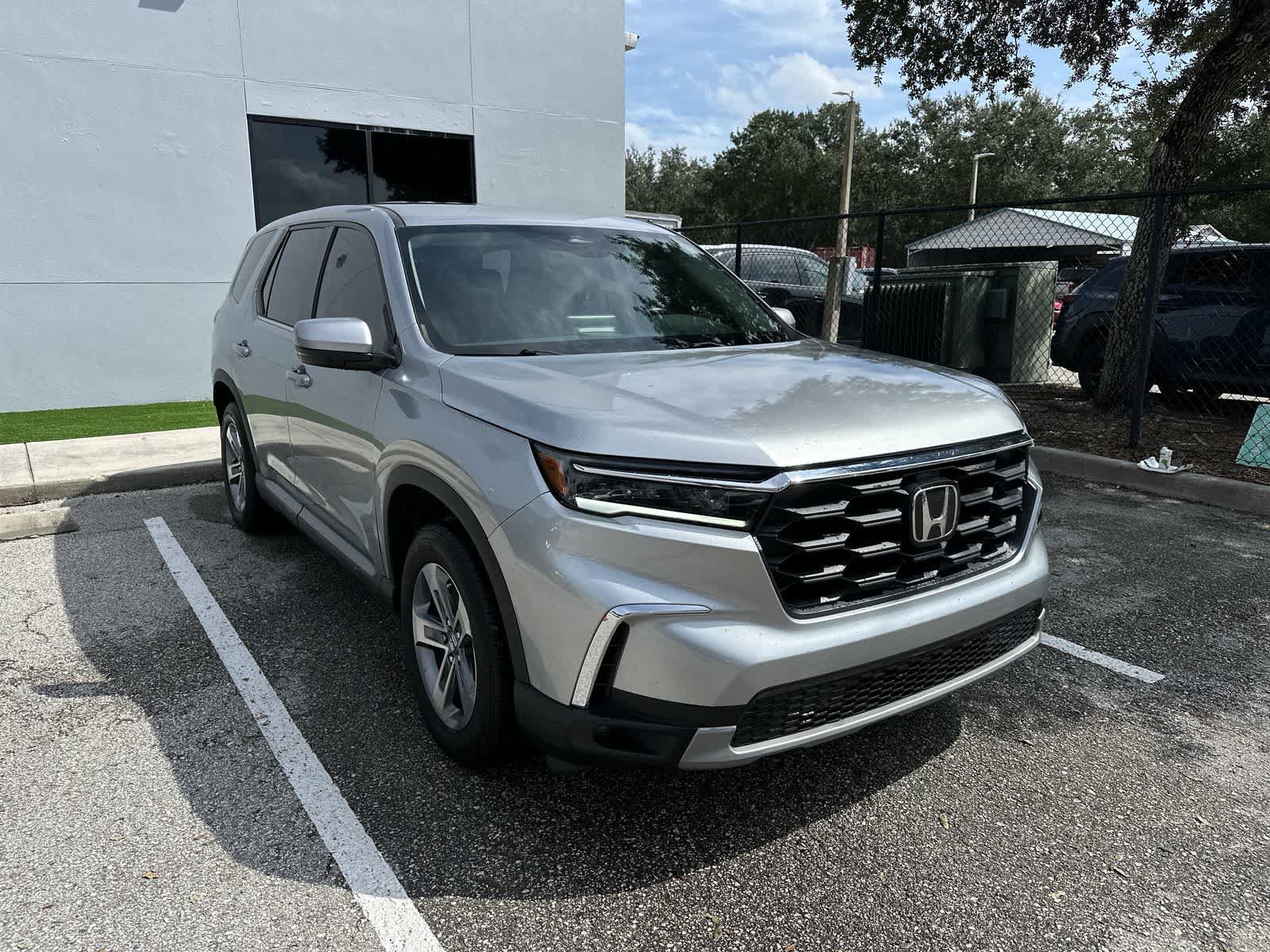 Used 2023 Honda Pilot EX-L image 11