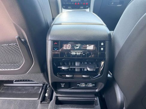 Used 2023 Jeep Grand Cherokee L Laredo AWD/4WD image 17
