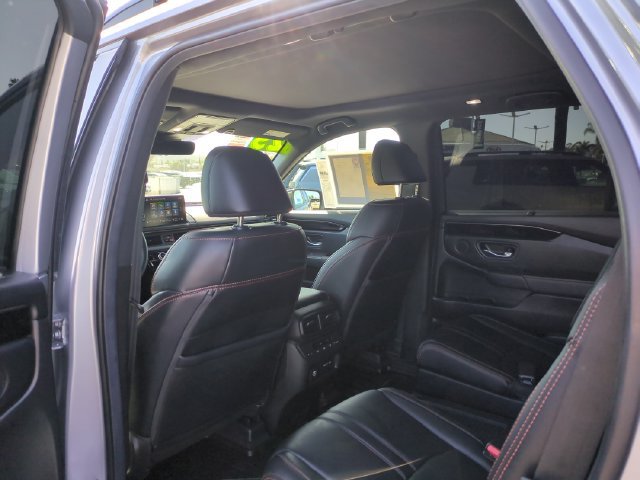Used 2025 Honda Pilot TrailSport image 26