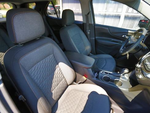 Used 2020 Chevrolet Equinox LT FWD image 20