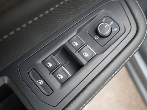 Used 2024 Volkswagen Atlas SEL Premium R-Line image 15