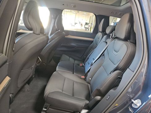 Used 2025 Volvo EX90 Ultra AWD/4WD image 8