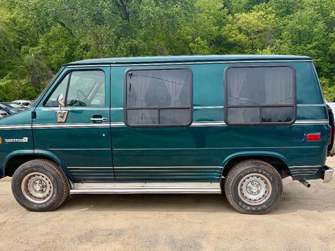 Used 1995 GMC G2500 Vandura RWD image 2