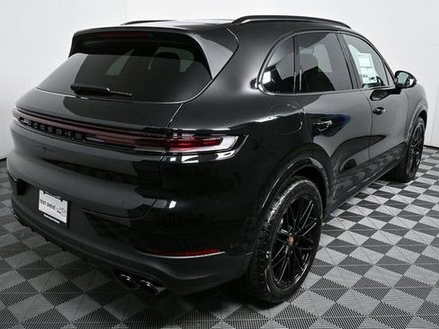 Certified 2025 Porsche Cayenne image 27