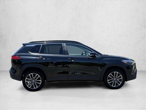 Certified 2026 Toyota Corolla Cross XLE FWD image 4