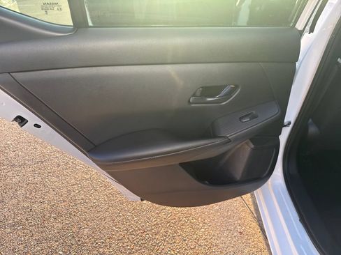 Used 2024 Nissan Sentra SV FWD image 21