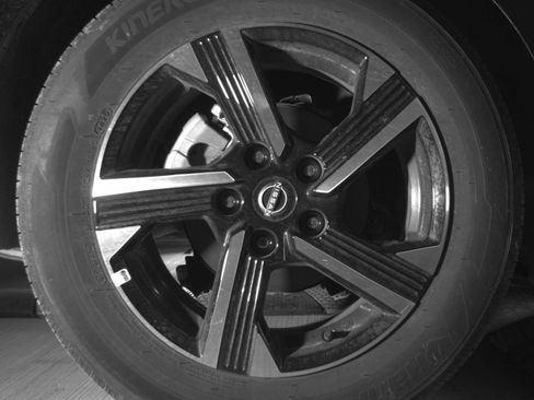 Used 2025 Nissan Sentra SV FWD image 15