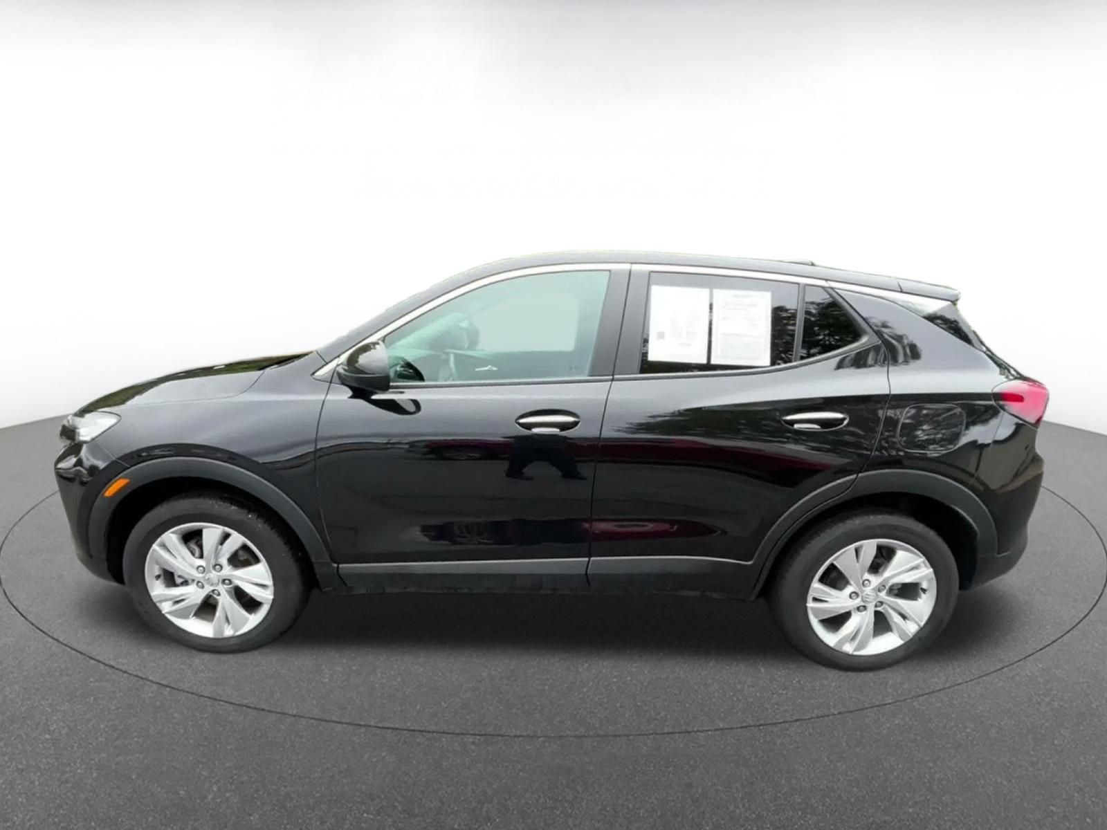 Used 2025 Buick Encore GX Preferred AWD/4WD image 8