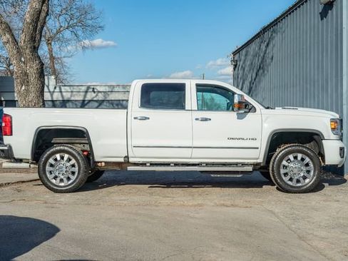 Used 2019 GMC Sierra 2500 Denali w/ Duramax Plus Package image 7