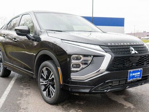 Used 2025 Mitsubishi Eclipse Cross Black Edition image 4