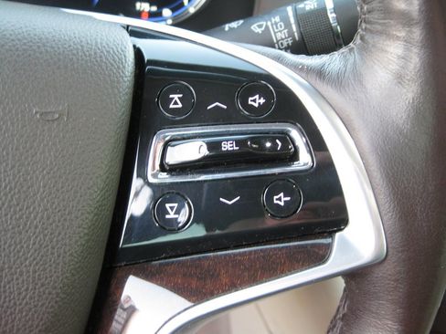 Used 2016 Cadillac XTS Premium image 16