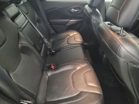 Used 2019 Jeep Cherokee Limited image 19