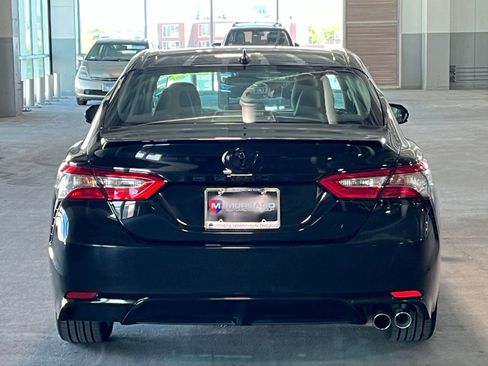 Used 2019 Toyota Camry SE FWD image 8