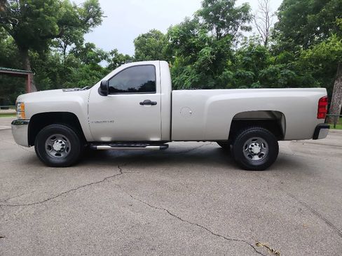 Used 2007 Chevrolet Silverado 2500 W/T RWD image 4