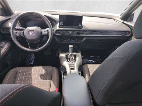 Used 2025 Honda HR-V Sport image 17