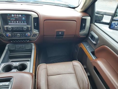 Used 2016 Chevrolet Silverado 2500 High Country w/ Duramax Plus Package AWD/4WD image 17