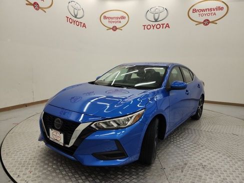 Used 2023 Nissan Sentra SV image 2