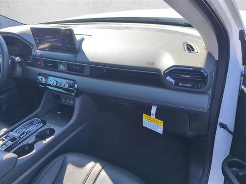 New 2026 Honda Pilot Touring image 4