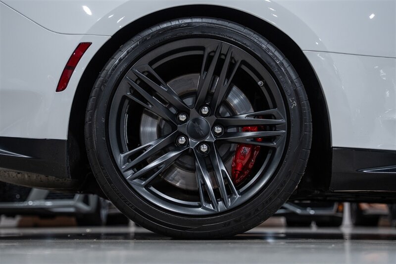 Used 2018 Chevrolet Camaro ZL1 RWD image 43