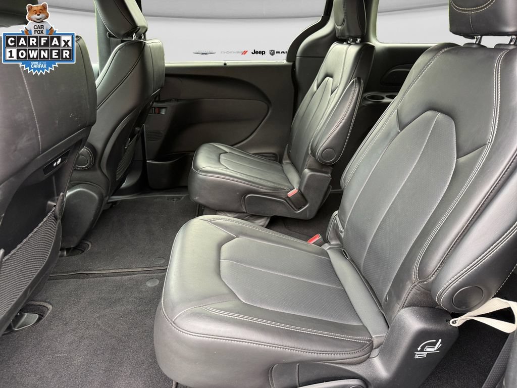 Used 2025 Chrysler Pacifica Select FWD image 13