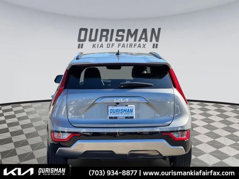 Used 2023 Kia Niro EX Touring image 27