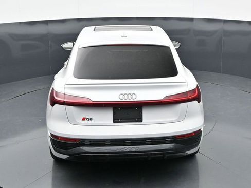 Used 2024 Audi Q8 e-tron Premium Plus w/ Premium Plus Package AWD/4WD image 32
