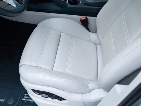 Used 2022 Porsche Cayenne E-Hybrid image 17