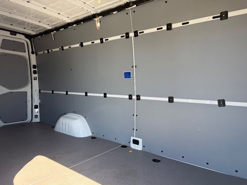 Used 2024 Mercedes-Benz Sprinter 2500 image 11