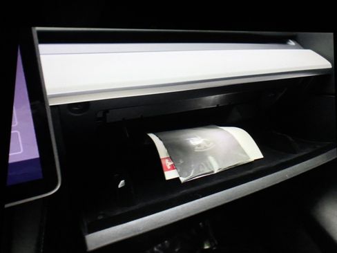 Used 2021 Tesla Model Y Long Range image 39