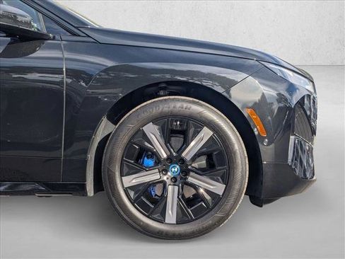 Used 2025 BMW iX xDrive50 image 23