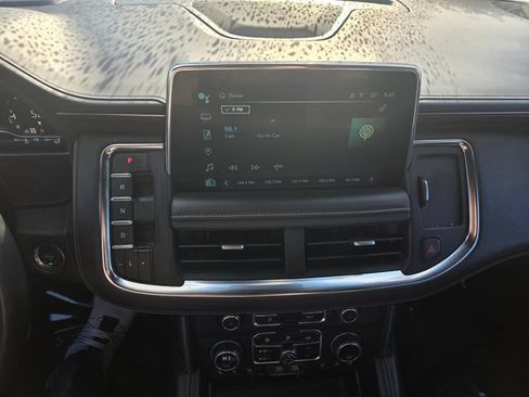 Used 2023 Chevrolet Suburban Premier AWD/4WD image 10