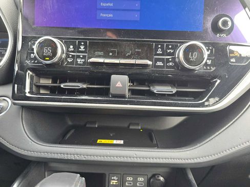 Used 2023 Toyota Highlander Platinum image 30