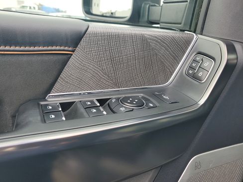 Used 2024 Ford F250 Platinum w/ FX4 Off-Road Package image 26