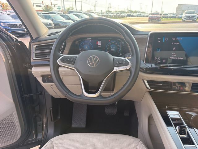 Certified 2024 Volkswagen Atlas SE w/ Panoramic Sunroof Package AWD/4WD image 15