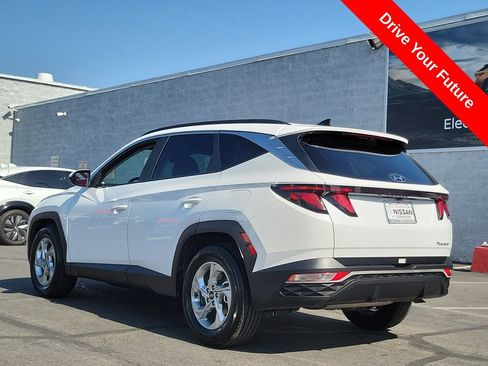 Used 2024 Hyundai Tucson SEL FWD image 2