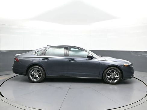 Certified 2023 Honda Accord EX image 5