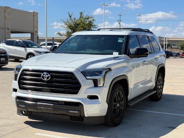 Used 2025 Toyota Sequoia Limited w/ Tow Technology Package AWD/4WD image 8
