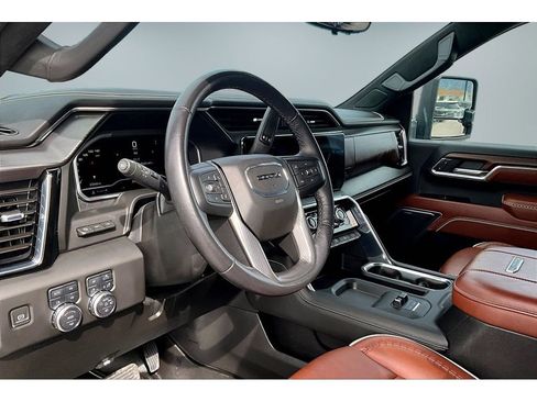 Used 2024 GMC Sierra 3500 Denali Ultimate image 18