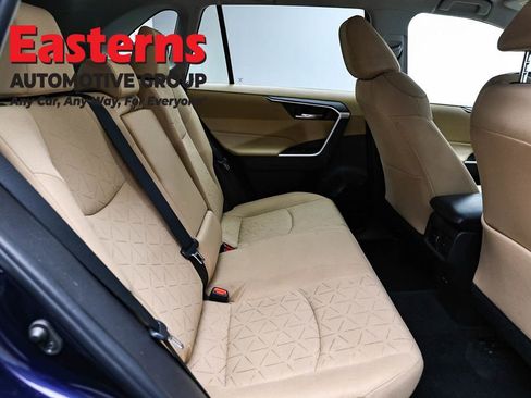 Used 2022 Toyota RAV4 XLE AWD/4WD image 23