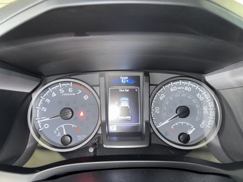 Used 2021 Toyota Tacoma TRD Sport RWD image 23