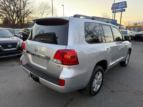 Used 2013 Toyota Land Cruiser image 7