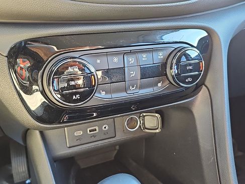 Used 2023 Buick Encore GX Select w/ Sport Touring Package image 19