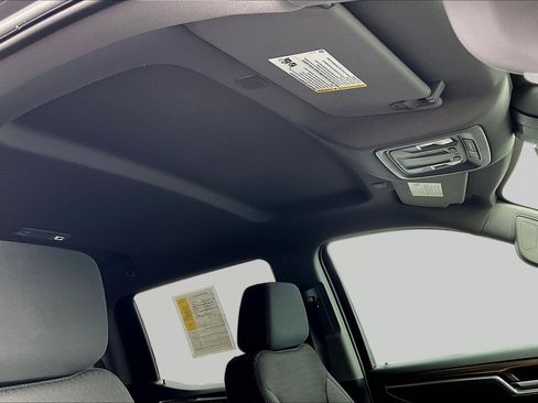 Used 2023 Chevrolet Silverado 1500 LT image 19