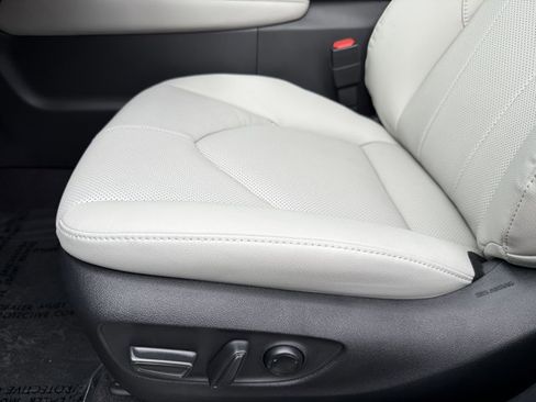 New 2026 Toyota Grand Highlander Limited image 12