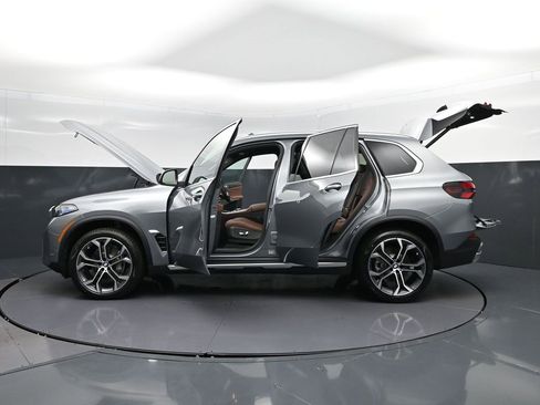 New 2026 BMW X5 sDrive40i image 47