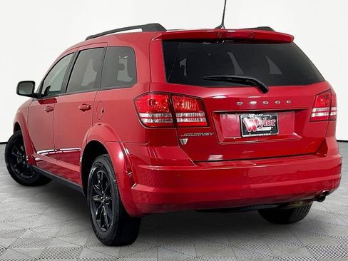 Used 2020 Dodge Journey SE w/ SE Popular Equipment Group FWD image 4