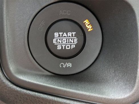 New 2025 Jeep Gladiator Sport image 31